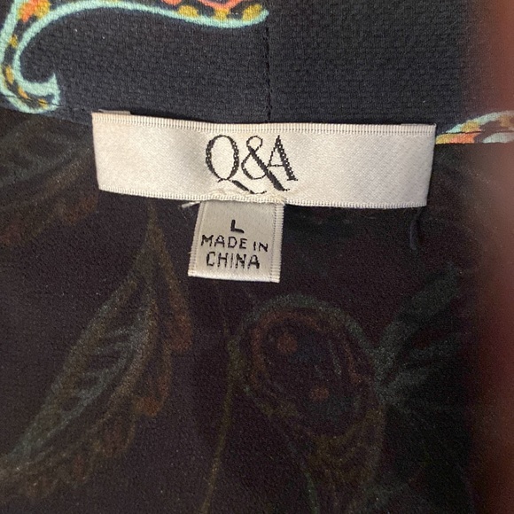 Q&A patterned blouse - Picture 2 of 3